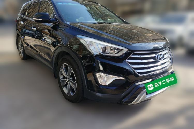 Used Hyundai Grand SantaFe 2013 3.0L 7-Seater Four-Wheel-Drive Comfort Edition Front Right 45 Deg