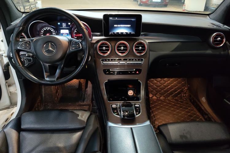 Used Mercedes-Benz GLC 2016 GLC 300 4MATIC Dynamic Model
