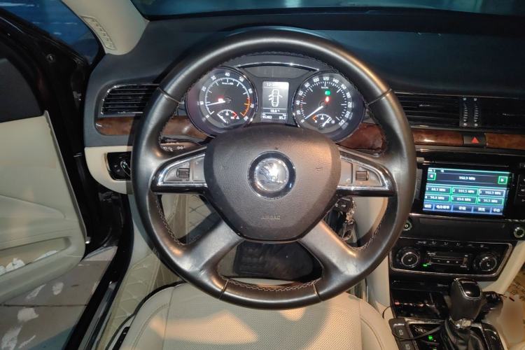 Used Skoda Superb 2013 1.8TSI Automatic Yashi Edition