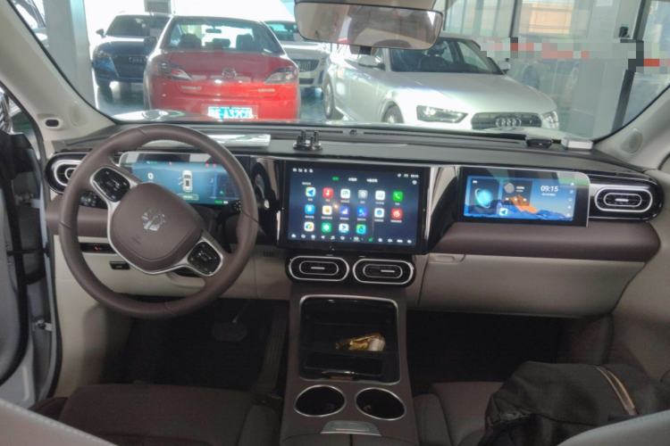 Used Leapmotor C11 2023 Pure Electric 500 Comfort Edition Center Console