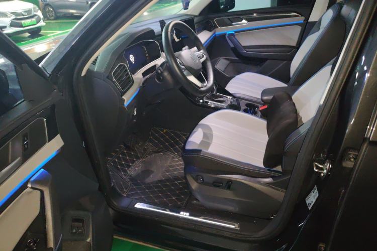 Used Volkswagen Tayron GTE Plug-in Hybrid 2023 280TSI Luxury Plus Advanced Edition Driver Seat