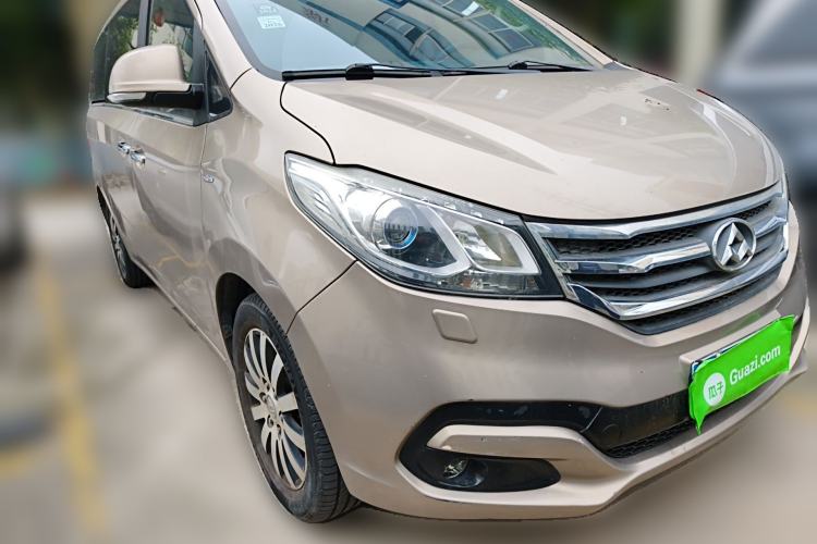 Used SAIC MAXUS G10 2016 2.0T Automatic Fashion Edition Front Right 45 Deg