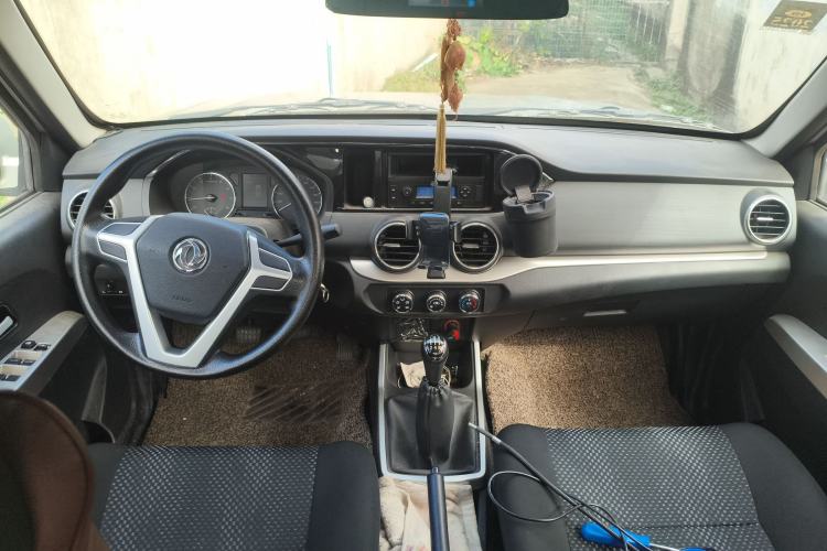 Used Dongfeng Ruichi 2019 2.4L Gasoline China VI Standard Two-Wheel-Drive Long Cargo Bed 2TZD Center Console