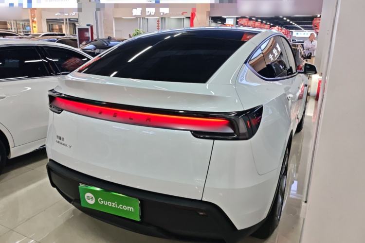 Used Tesla Model Y 2025 Rear-Wheel-Drive Version