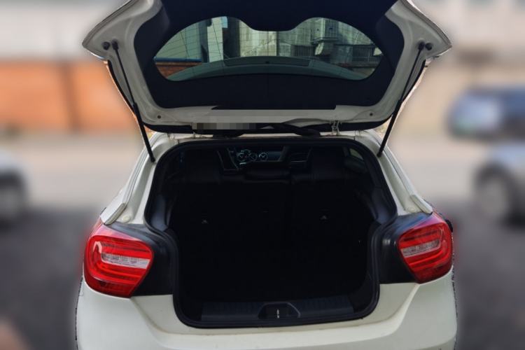 Used Mercedes-Benz A-Class 2015 A 200 Fashion Model
