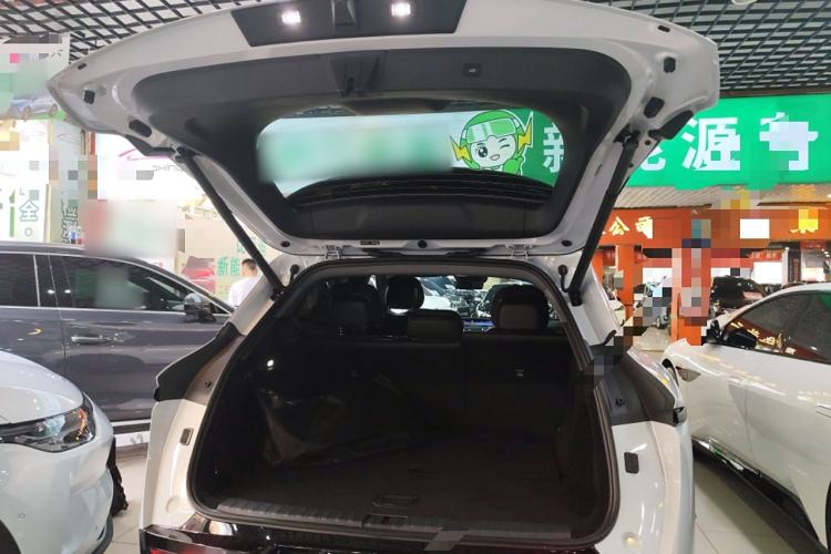 Used Zeekr 7X 2025 100 kWh Long-Range Rear-Wheel Drive with Intelligent Driving Features
