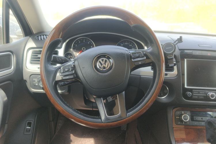 Used Volkswagen Touareg 2011 3.0 TSI High-End Version