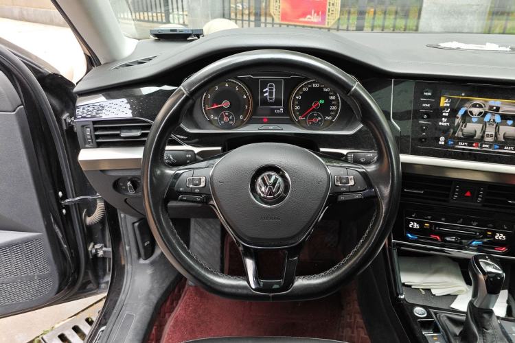 Used Volkswagen Passat 2020 330TSI Elite Edition China VI
