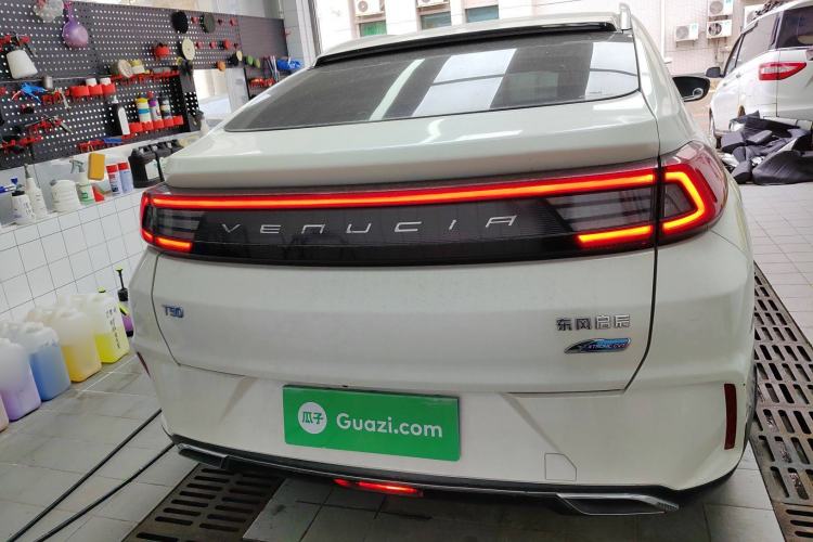 Used Venucia T90 2020 2.0L CVT Smart Connect & Smooth Drive Edition Exterior 4