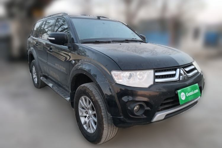Used Mitsubishi Pajero Sport 2013 3.0L Automatic Two-Wheel Drive Luxury Edition Front Right 45 Deg