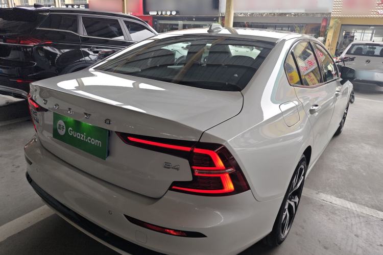 Used Volvo S60 2026 Model B4 Zhiyuan Sport Edition Rear Right 45 Deg
