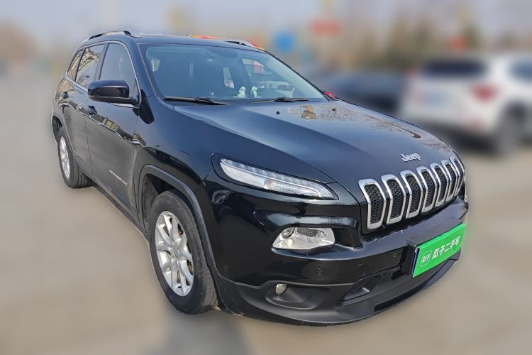 Used Jeep Cherokee 2016 2.0L Superior Edition
