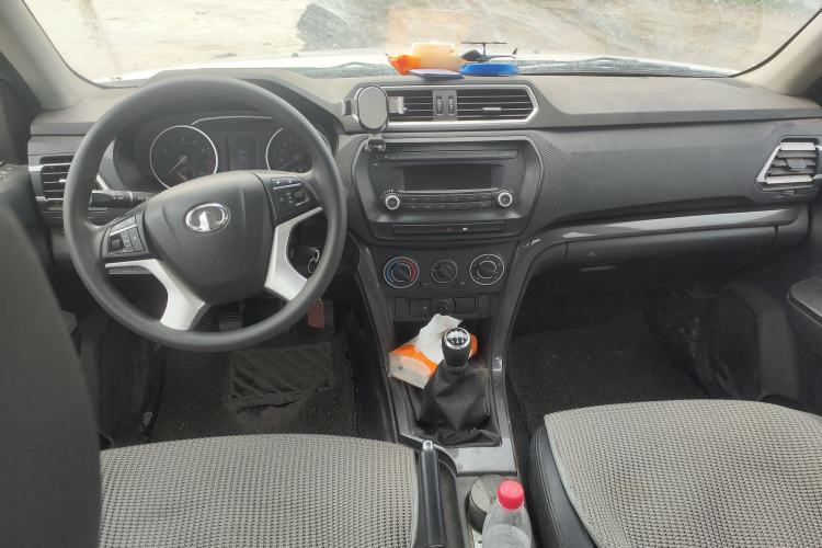 Used Great Wall Wingle 5 2017 2.4L European Version Gasoline Two-Wheel Drive Entry-Level Big Double Cab 4G69S4N