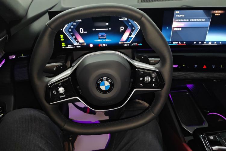 Used BMW 5 Series 2024 525Li Luxury Package Steering Wheel