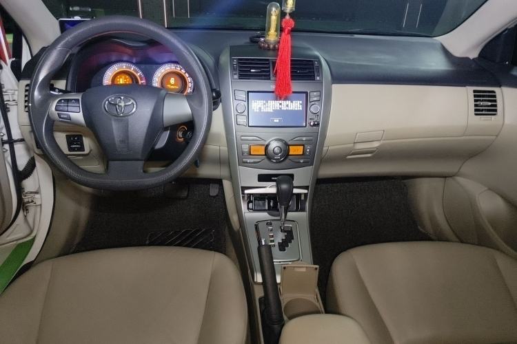 Used Toyota Corolla 2013 Special Edition 1.8L CVT ZhiKu GL-i Center Console