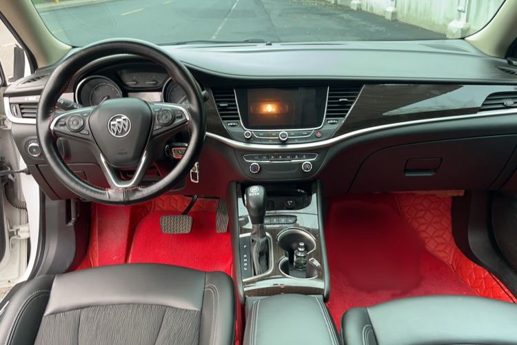 Used Buick Verano 2018 Sedan 20T Dual-Clutch Leading Model Center Console