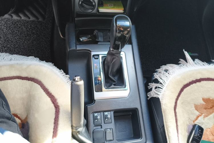Used Toyota Prado 2016 2.7L Automatic Luxury Edition Gear Lever