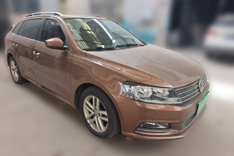 Used Volkswagen Gran Lavida 2015 1.6L Automatic Comfort Edition Front Right 45 Deg