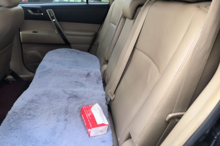 Used Toyota Highlander 2011 2.7L Two-Wheel Drive 7-Seater Luxury Edition Left Rear Seat