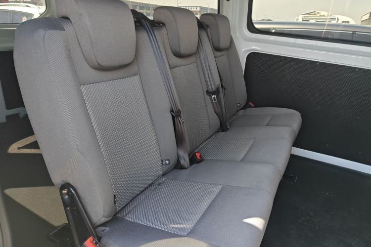Used Ford Transit 2019 2.0T Diesel Multi-Purpose Commercial Vehicle Mid-Drive Mid-Roof 6-Seater China VI Standard
