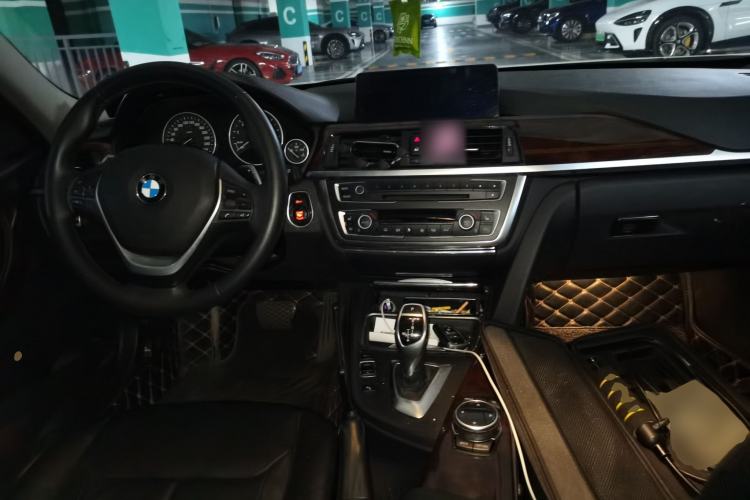 Used BMW 3 Series 2014 320Li Luxury Design Package
