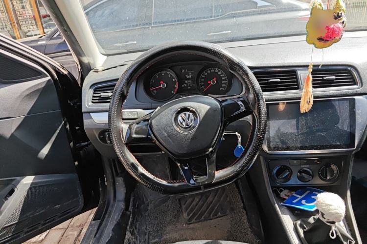 Used Volkswagen Lavida 2015 1.6L Manual Fashion Edition