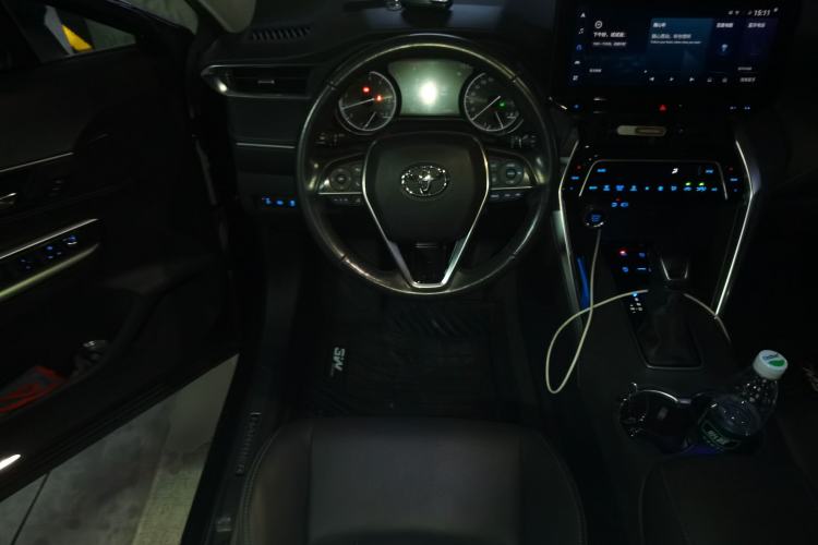 Used Toyota Harrier 2022 2.0L CVT Two-Wheel Drive Deluxe Edition
