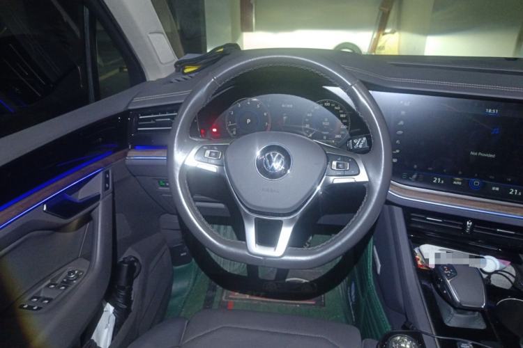 Used Volkswagen Touareg 2020 2.0 TSI RuiShang Edition China VI Standard
