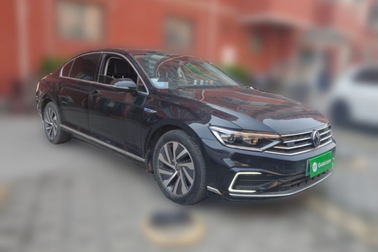 Used Volkswagen Tayron GTE Plug-in Hybrid 2022 1.4T Luxury Edition Front Right 45 Deg