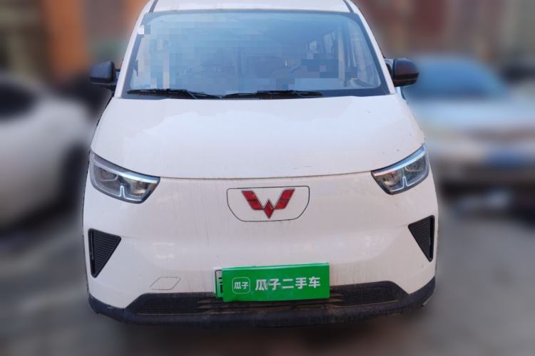 Used Wuling Yangguang 2024 300KM Comfort Version Passenger Van 75kW