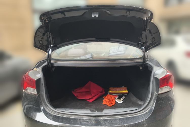 Used Hyundai Elantra (5th Generation / Langdong) 2012 1.6L Manual Leading Model