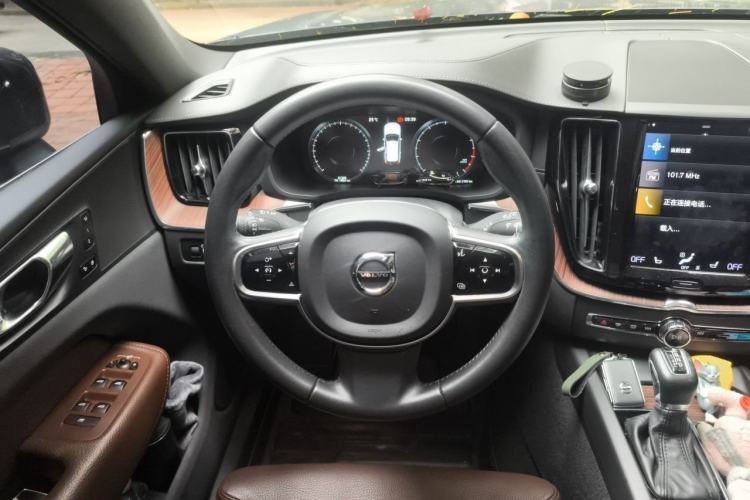 Used Volvo XC60 2021 T5 4x4 Smart Luxury Edition