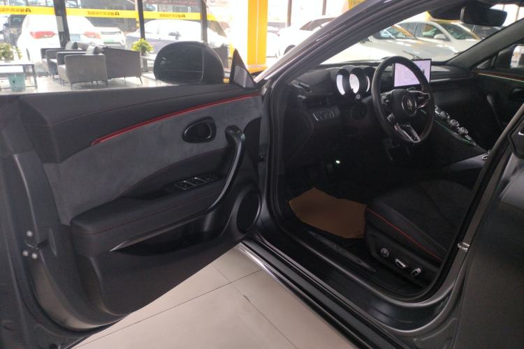 Used ORA Lightning Cat 2022 555 km Luxury Edition