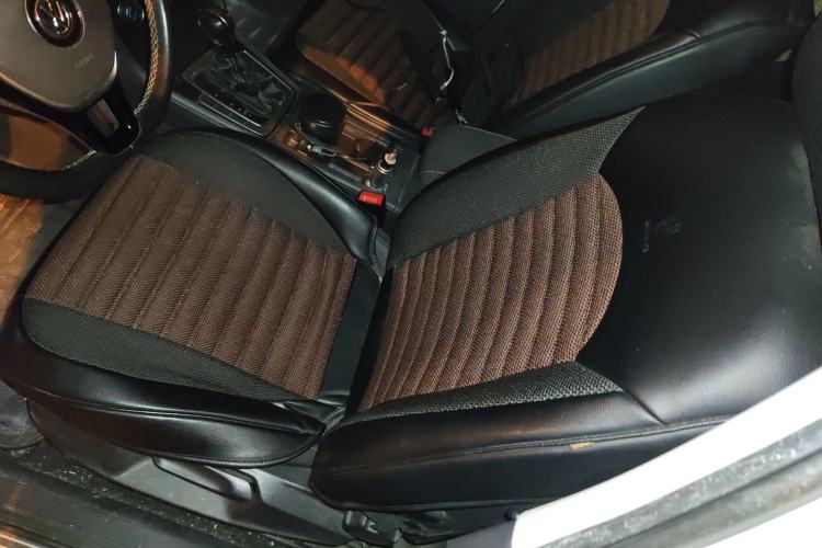 Used Volkswagen Golf 2017 1.6L Automatic Comfort Million-Vehicle Anniversary Edition
