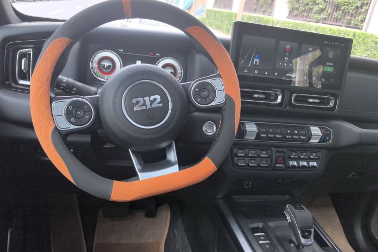 Used 212 T01 2025 2.0T Changfeng
