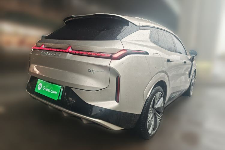 Used Lynk & Co 08 EM-P 2023 120km Long-Range Halo Rear Right 45 Deg