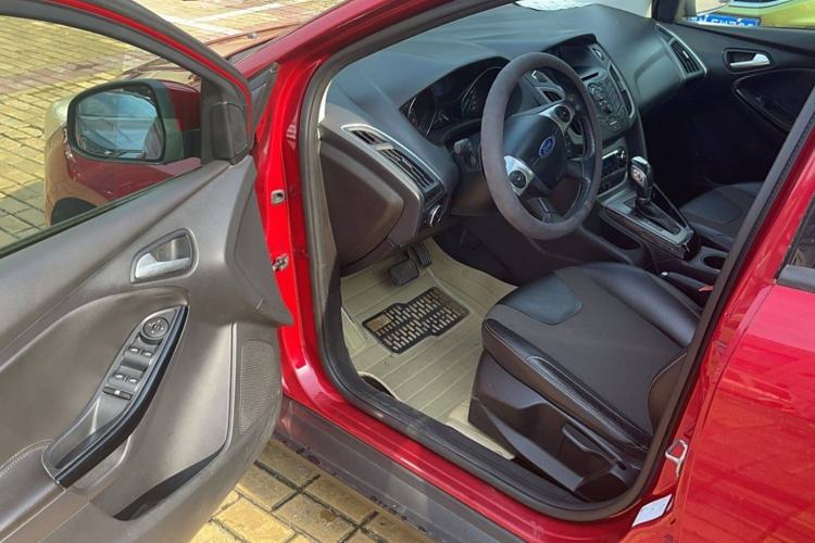 Used Ford Focus 2012 Hatchback 1.6L Automatic Fashion Edition