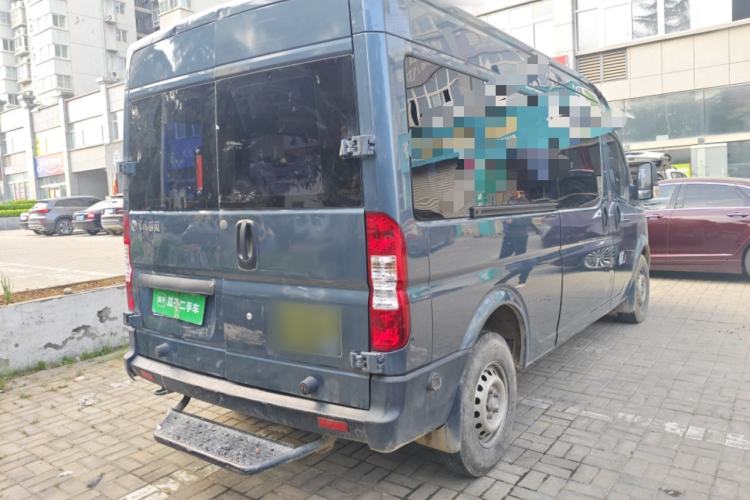 Used Dongfeng Yufeng 2023 V9+ 2.0T Manual Front-Wheel-Drive Multi-Function Mid-Roof Van with 7/8/9 Seats Rear Right 45 Deg