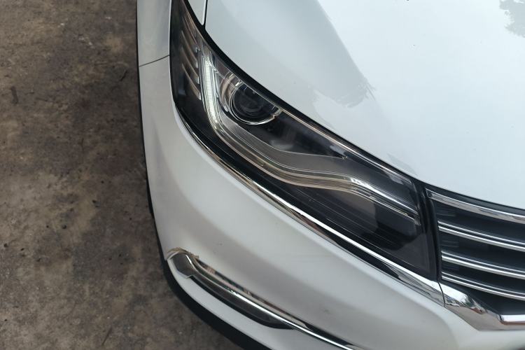 Used Roewe RX5 2018 20T Two-Wheel Drive Automatic Internet Smart Edition
