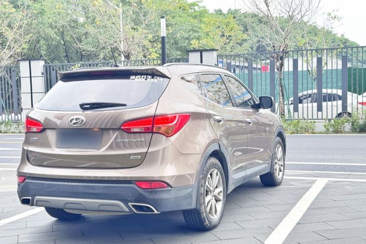 Used Hyundai Santa Fe 2013 Revised Version 2.4L Automatic All-Wheel Drive Luxury Trim
