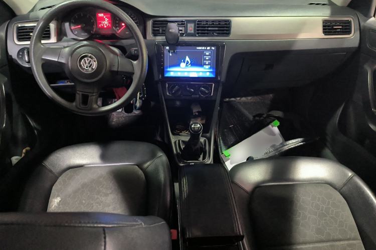 Used Volkswagen Santana 2015 1.6L Manual Comfort Edition Center Console