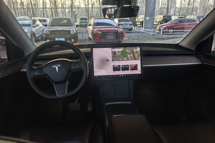 Used Tesla Model Y 2022 Long-Range All-Wheel-Drive Version
