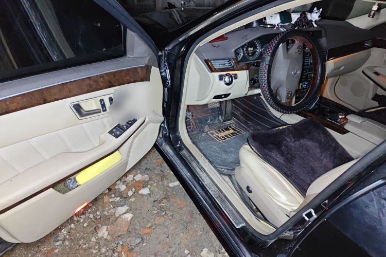 Used Mercedes-Benz E-Class 2013 E 260 L CGI Elegant Model
