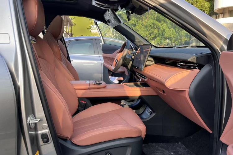 Used Changan UNI-Z New Energy 2024 Blue Whale Smart Electric iDD 125km Beyond Edition