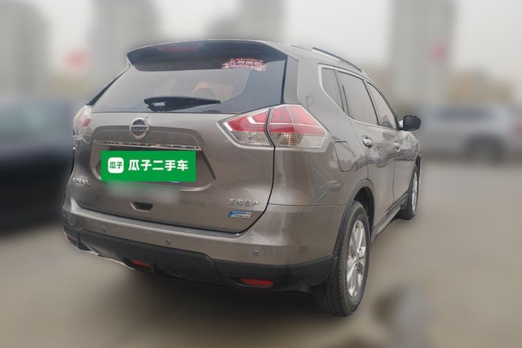 Used Nissan X-Trail 2014 2.5L CVT Leading Edition 4WD
