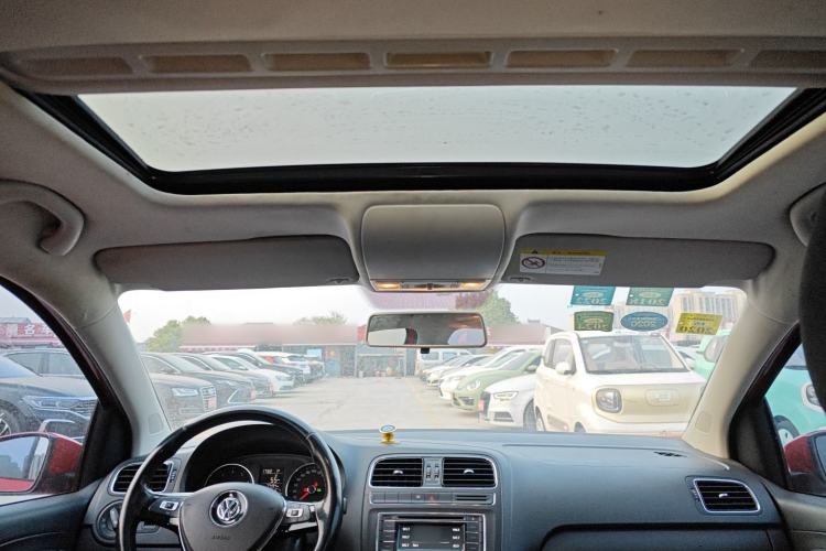 Used Volkswagen Polo 2016 1.6L Automatic Comfort Model
