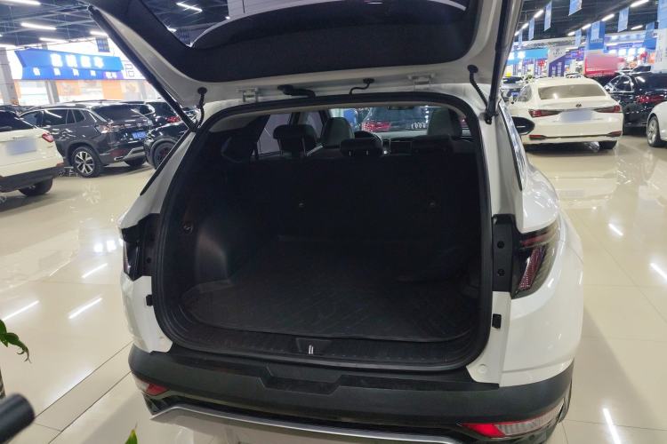 Used Hyundai Tucson 2023 Tucson L 1.5T Automatic Two-Wheel Drive DLX Luxury Edition Trunk