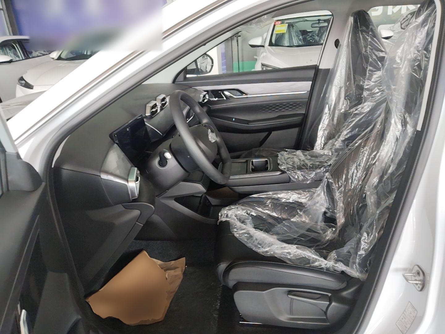 Dongfeng Aeolus SKY EV01 2025 530 km AIR Elite Edition — снимка 17