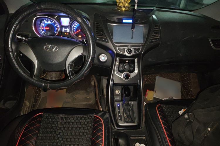 Used Hyundai Elantra (5th Generation / Langdong) 2013 1.6L Automatic Leading Model Center Console