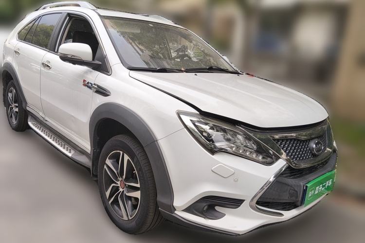 Used BYD Tang New Energy 2015 2.0T Four-Wheel-Drive Flagship Model
